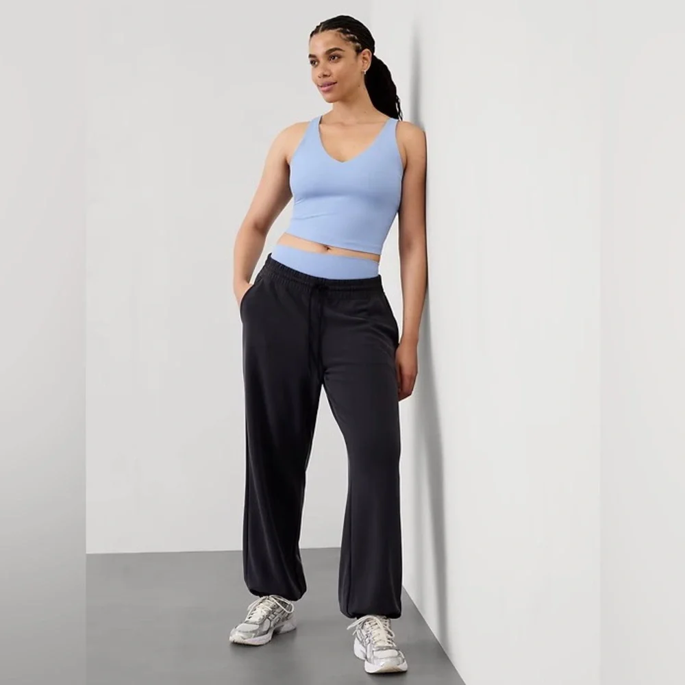 NWT Athleta Transcend V Neck Rib Crop Sports Bra A-C Small Heron Blue - Picture 6 of 11